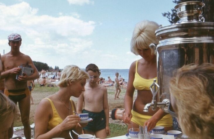 Советские девушки в купальниках: 55 курортных фото