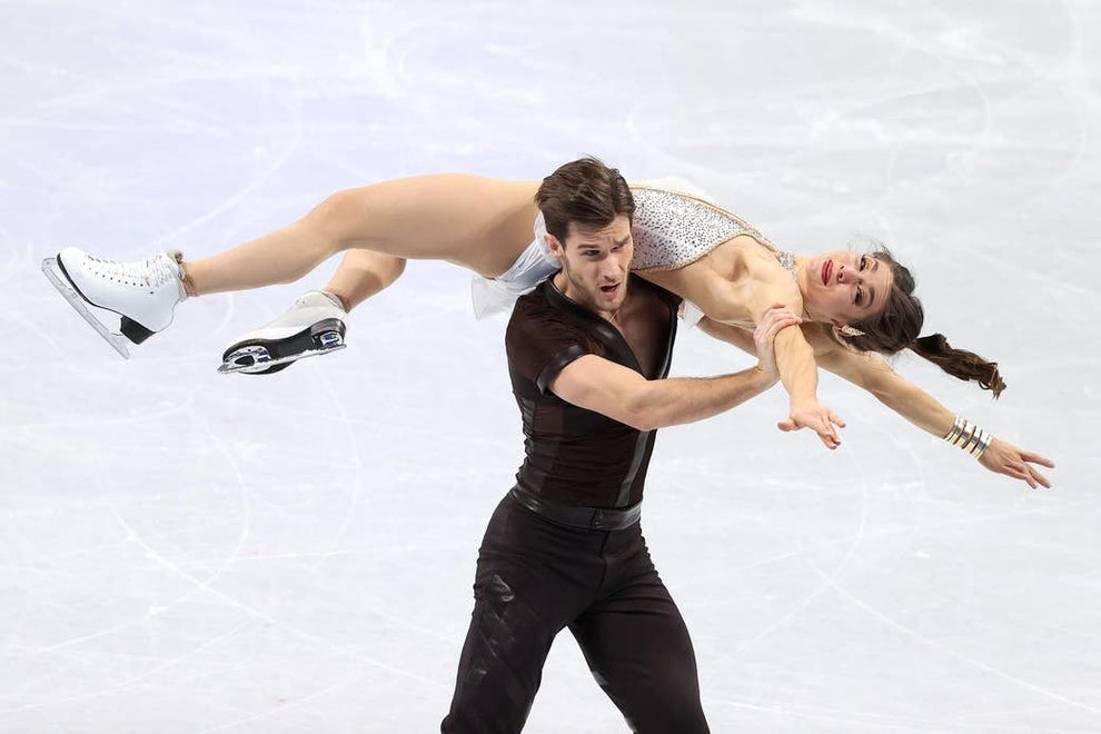 25 Laugh-Out-Loud Shots from the Universe of Figure Skating